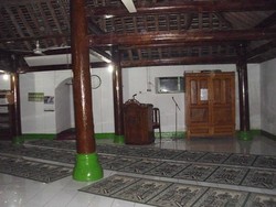 Uniknya Masjid di Banjarnegara, Bisa Salat di 2 Tempat dalam 1 Waktu