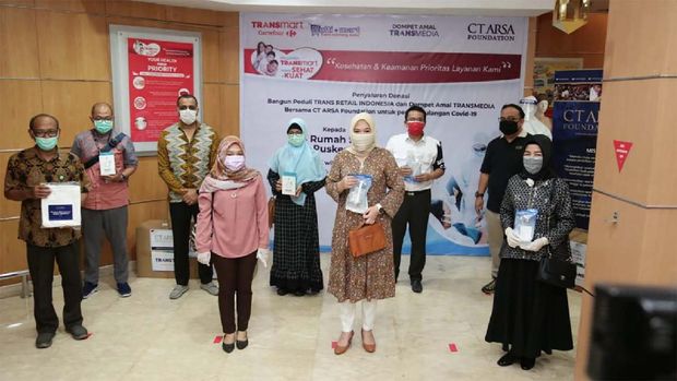 Trans Retail dan Transmedia Donasi APD melalui CT Arsa kepada 113 RS-30 Puskesmas