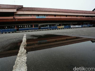 Terminal Kampung Rambutan Masih Lesu