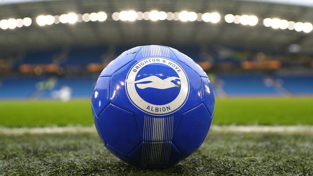 Seorang pemain Brighton dinyatakan positif terkena virus Corona. Foto: skysports.com