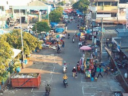 Physical Distancing Pasar Anyar Tangerang: Melanggar, Tak Boleh Jualan