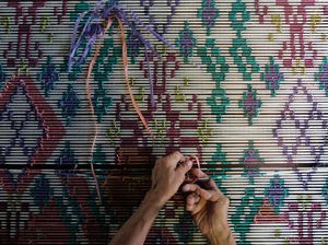 Memelihara Kain Endek yang Istimewa dari Pulau Dewata