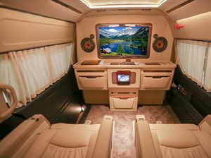 Partisi Kabin Mobil Cegah Penularan Virus Corona