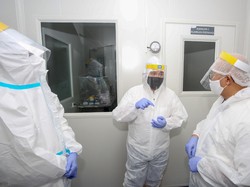 Cek Laboratorium Corona Surabaya, Erick Thohir: Alatnya Terbaik Dunia