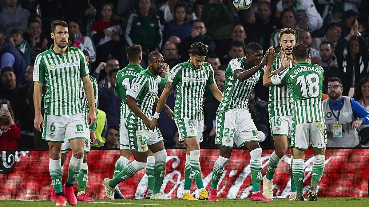 Tiga pemain Real Betis dilaporkan positif terjangkit virus Corona. (Foto: Photo by Fran Santiago/Getty Images)