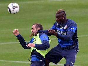 Dikecam Chiellini, Balotelli dan Melo Membalas