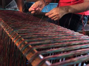 Kain Tenun Endek Bali Diakui Sebagai Kekayaan Intelektual Komunal Kain Tenun Endek Bali Diakui Sebagai Kekayaan Intelektual Komunal