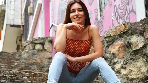 Potret Gamer Cantik yang Akunnya Diblokir karena Insiden Malfungsi Busana