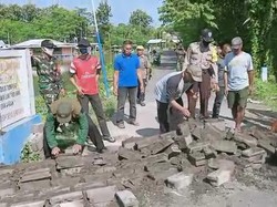 Aksi Warga Malang Tutup Jalan dengan Ditembok Tak Berlangsung Lama