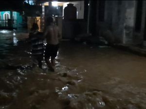 Hujan Lebat di Jambi, Banjir 50 Cm Rendam Ratusan Rumah