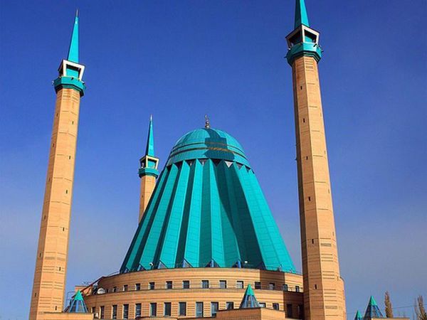 Potret Masjid Mashkhur Jusup yang Unik dari Kazakhstan