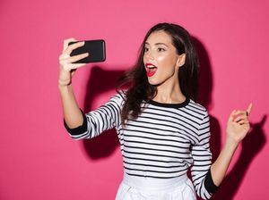 Hasil Foto Selfie Tampak Natural Pakai Cara Ini Hasil Foto Selfie Tampak Natural Pakai Cara Ini