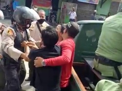 Viral Pedagang Warkop di Bekasi Ngamuk Saat Ditertibkan, Begini Kejadiannya