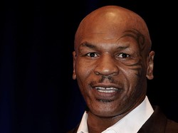 Pengumuman! Mike Tyson Vs Roy Jones Jr Diundur