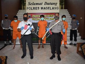Keroyok 2 Pemuda Saat Jelang Sahur, 3 Anggota Geng Motor Ditangkap Keroyok 2 Pemuda Saat Jelang Sahur, 3 Anggota Geng Motor Ditangkap