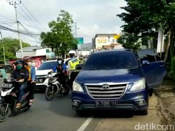 PSBB Cimahi, Petugas Tindak Pemudik Asal Jakarta yang Ngaku Polisi