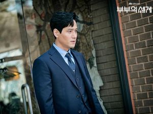 Park Hae Joon Sempat Ragu Bintangi The World of the Married