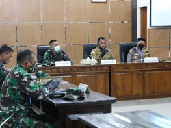 Khofifah Minta Pemda Malang Raya Siapkan Aturan Landasan PSBB