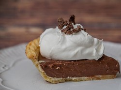 Tips Mengocok Whipped Cream Agar Hasilnya Lembut dan Ringan