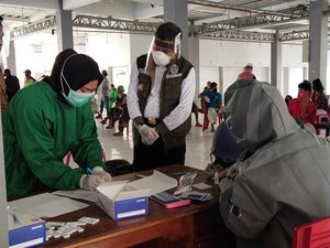 6 Pedagang Pasar Lakessi Parepare Reaktif COVID-19 Saat Rapid Test