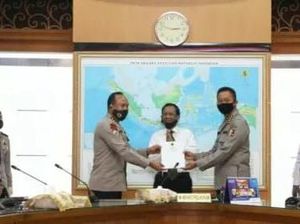 Gantikan Komjen Moechgiyarto, Komjen Agung Budi Jabat Kasatgas Saber Pungli Gantikan Komjen Moechgiyarto, Komjen Agung Budi Jabat Kasatgas Saber Pungli