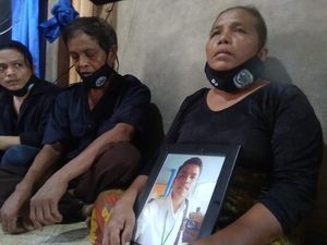 Cerita Keluarga Lihat WNI ABK di Kapal China Sebelum Wafat: Wajahnya Bengkak Cerita Keluarga Lihat WNI ABK di Kapal China Sebelum Wafat: Wajahnya Bengkak
