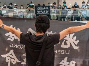 5 Demonstran Pro-demokrasi Hong Kong Kabur dan Cari Suaka ke AS 5 Demonstran Pro-demokrasi Hong Kong Kabur dan Cari Suaka ke AS