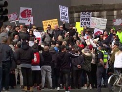 Unjuk Rasa Agar Pembatasan Pergerakan Segera Dilonggarkan Terjadi di Melbourne