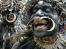 Jadi Pria Dewasa Lewat Ritual Minum Sperma