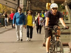 Warga Australia Sudah Boleh Mulai Bertemu, Namun Jumlahnya Masih Dibatasi