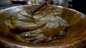 Permintaan Dodol Betawi untuk Lebaran Menurun Drastis