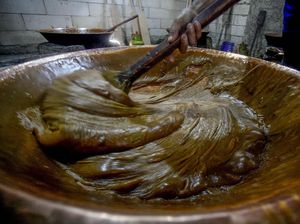 Permintaan Dodol Betawi untuk Lebaran Menurun Drastis Permintaan Dodol Betawi untuk Lebaran Menurun Drastis