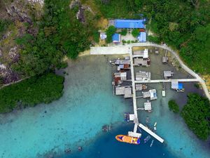 Pahlawan Ekonomi Nelayan Lokal di Pulau Nirwana Pahlawan Ekonomi Nelayan Lokal di Pulau Nirwana