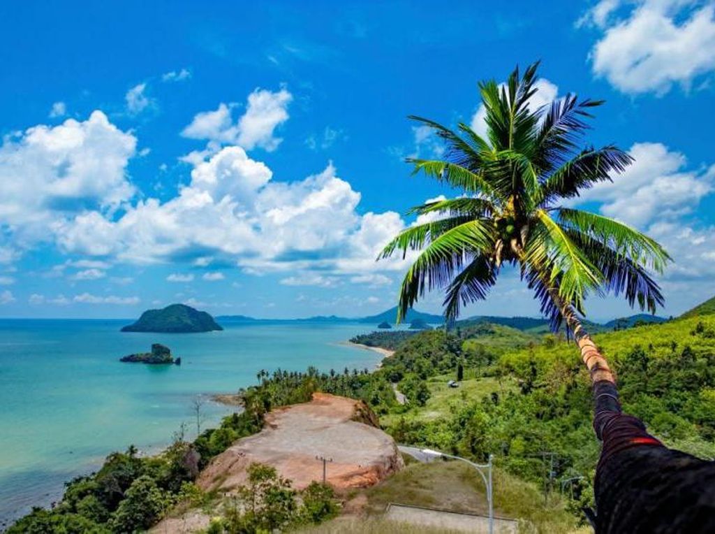 Kloter Pertama Turis Asing ke Thailand Cuma 41 Orang Kloter Pertama Turis Asing ke Thailand Cuma 41 Orang