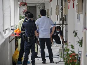 Alasan Haru Wanita yang Ditemukan Tinggal Bersama Mayat Ibunya 5 Hari