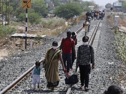 Lockdown Dilonggarkan, India Mulai Izinkan Kereta Beroperasi Terbatas