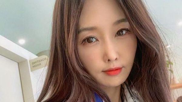 Dokter Gigi Awet Muda Ini Viral Lagi, Penampilannya di Usia 51 Bikin Takjub