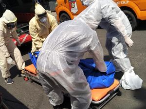 Sempat Batuk-batuk, Wanita Ini Meninggal di Dalam Taksi Online