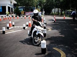 Kenapa Ujian SIM Motor Harus Zig-zag dan Manuver Angka 8? Begini Kata Polisi