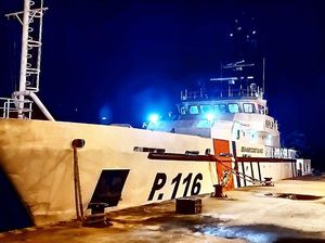 Tenggelam di Sungai Barito, 3 Nelayan Diselamatkan Kapal Patroli Kemenhub Tenggelam di Sungai Barito, 3 Nelayan Diselamatkan Kapal Patroli Kemenhub