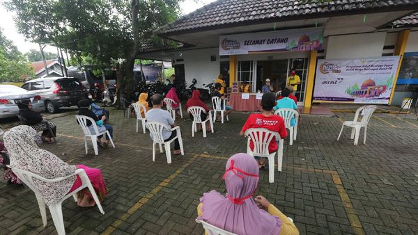 Bantuan Paket Ramadhan untuk Warga Terdampak COVID-19