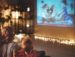 Peralatan Ini Bikin Momen #DiRumahAja Makin Seru dan Antibosan