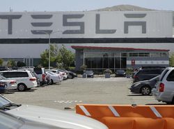 Tak Cuma Borong Bitcoin Rp 21 T, Tesla Bakal Pakai buat Transaksi
