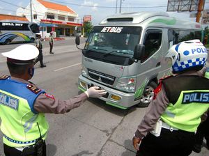 Hari Kedua Larangan Mudik, Ribuan Kendaraan Terjaring Razia di Pantura Hari Kedua Larangan Mudik, Ribuan Kendaraan Terjaring Razia di Pantura