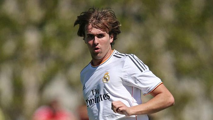 NYON, SWITZERLAND - APRIL 11: Ivan Saez of Real Madrid runs with the ball during the UEFA Youth League Semi Final match between Real Madrid and Benfica Lisbon at Colovray Stadion on April 11, 2014 in Nyon, Switzerland. (Photo by Philipp Schmidli/Getty Images)