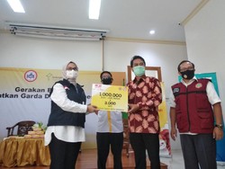 Bintang Toedjoe-BPOM Sumbang 1 Juta Produk & 3.000 APD ke Tenaga Medis