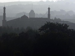 Imbau Tidak ke Masjid, Imam Khotbah dan Doa Lewat Media Sosial