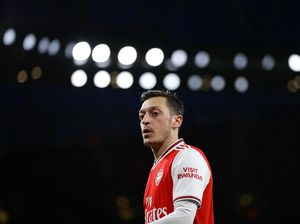 Oezil Kembali Ucapkan Selamat ke Arsenal Lewat Medsos Oezil Kembali Ucapkan Selamat ke Arsenal Lewat Medsos