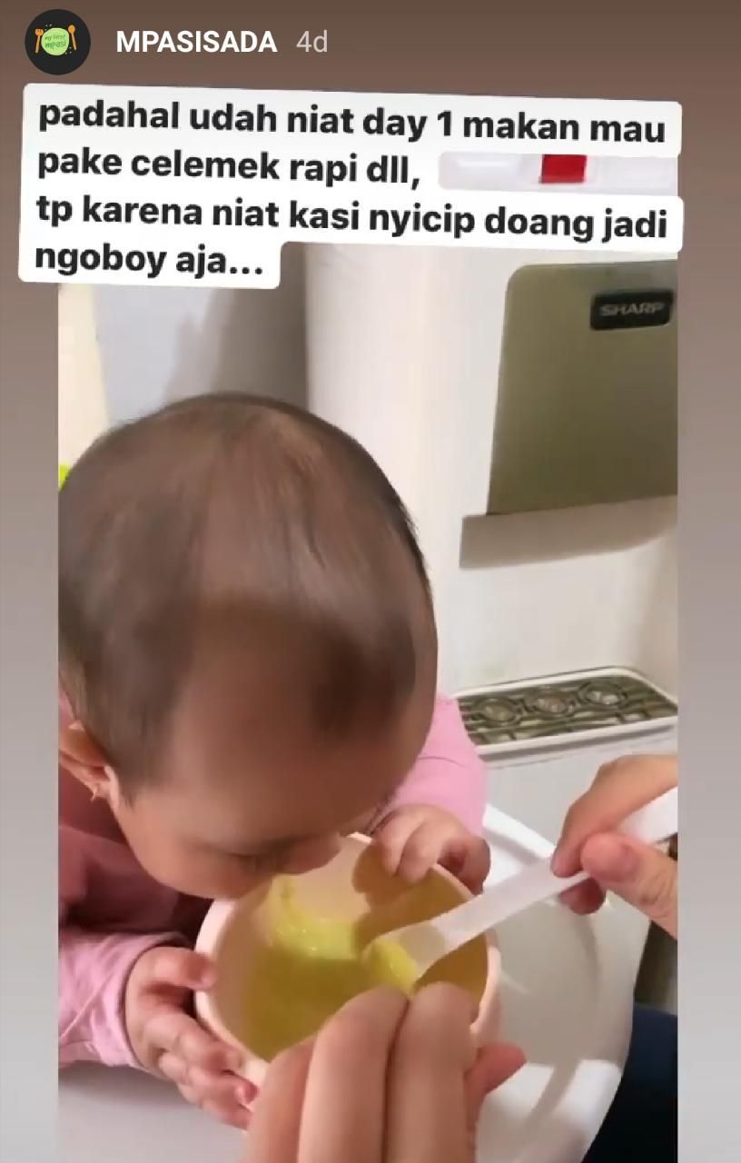 Anak Fitri Tropica makan MPASI pertama