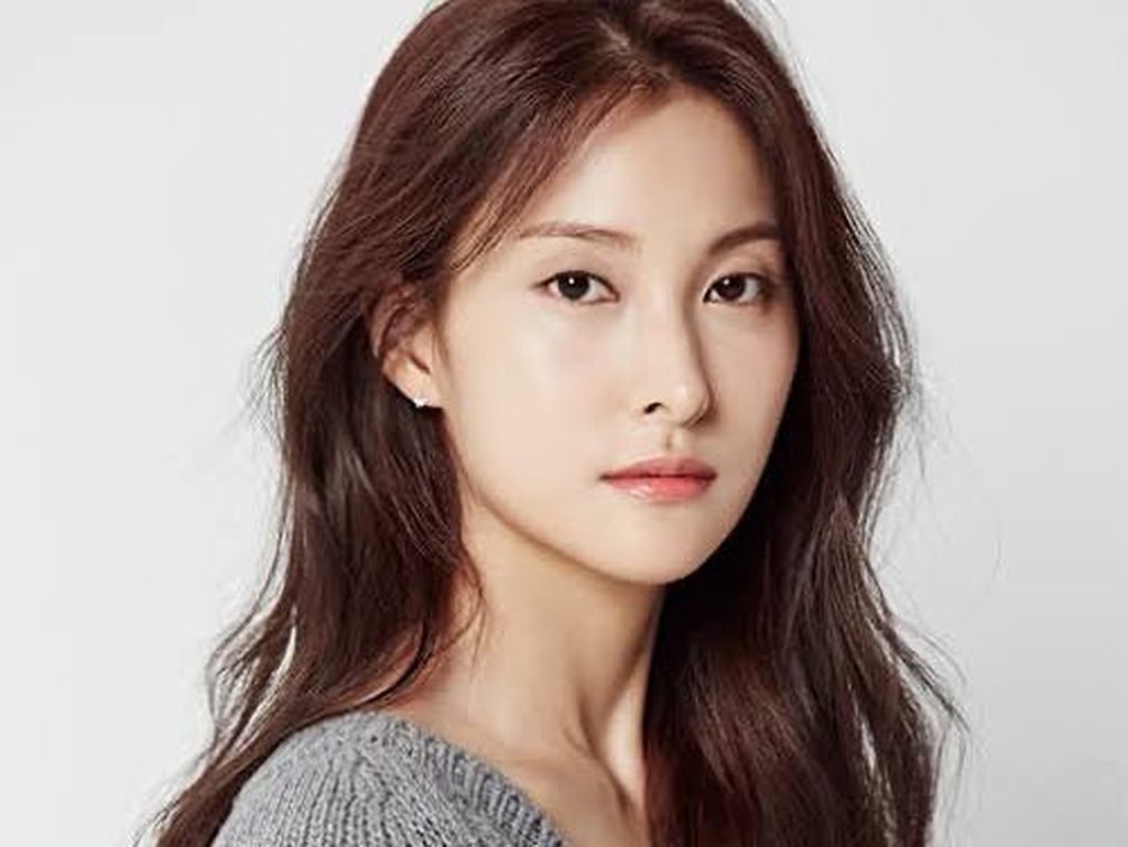Mantan Artis K-pop Jadi Kontroversi, Pergi ke Klub Malam Saat Pandemi Corona Mantan Artis K-pop Jadi Kontroversi, Pergi ke Klub Malam Saat Pandemi Corona